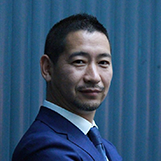 山本 頼和氏